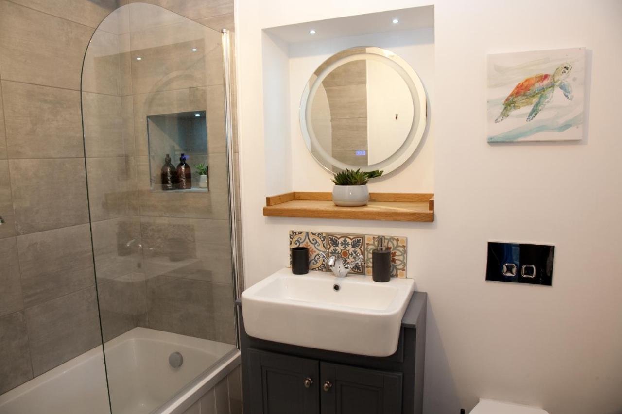 Little Elm - Luxury Home From Home, Free Parking, 30-40 Mins Walk From Bath City Centre Bagian luar foto